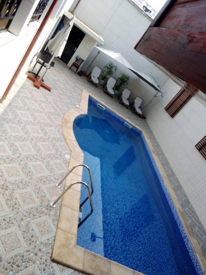 Gold Hotel Bafang Exterior foto